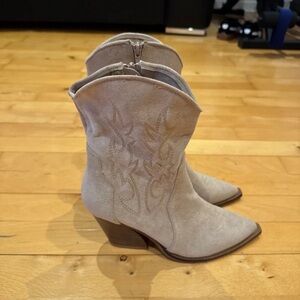 Women’s Suede Western Ankle Booties in Light Taupe